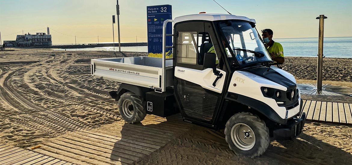 Ecological vehicle for transport and beach maintenance