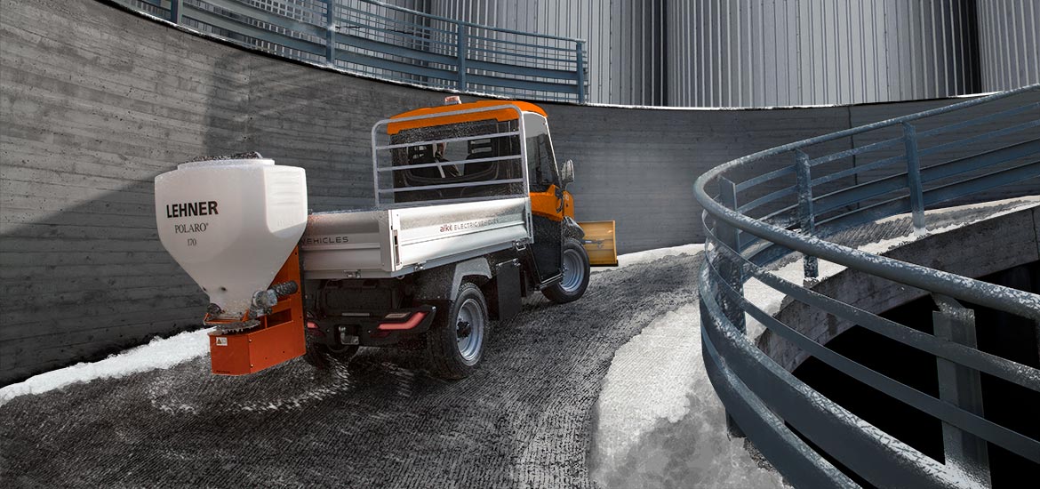 Voertuigen met sneeuwschuiver en zoutstrooier - ALKE'